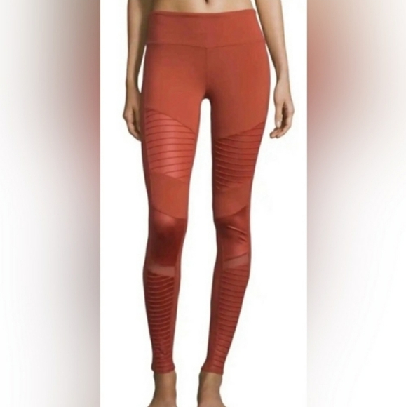 ALO Yoga Pants - Alo moto leggings
